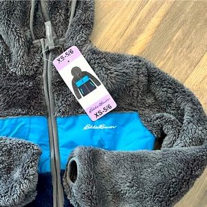Eddie Bauer Boys size 5/6 fleece zipper jacket